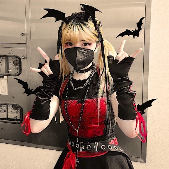 Red spider web🕸🕷 tank top - Picture 3 of 16